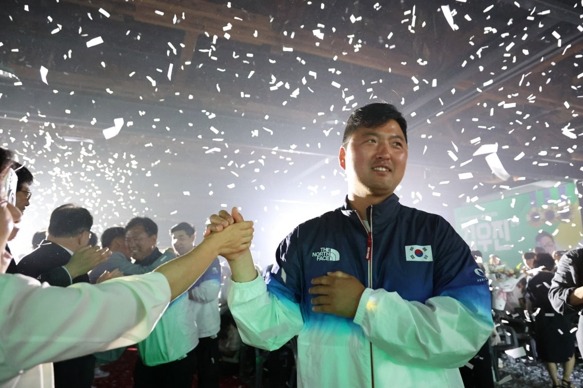 英媒：如果滕哈格无法扭转局面，曼联预计在圣诞节前解雇他