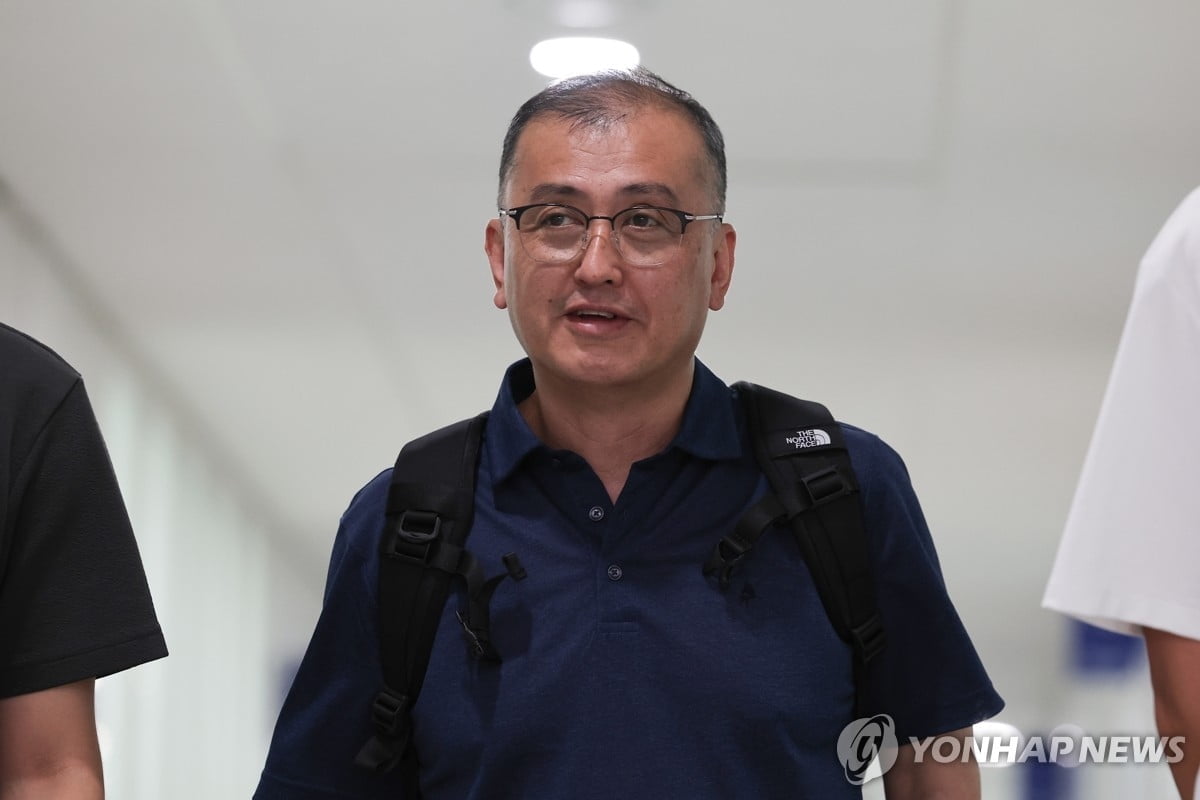 继97年切尔西之后，利物浦是第二支英超客场对热刺进6球的球队