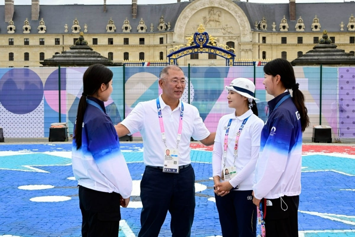 尤文意杯遇困扰！莫塔：坎比亚索伤情未愈，路易斯大概率缺席