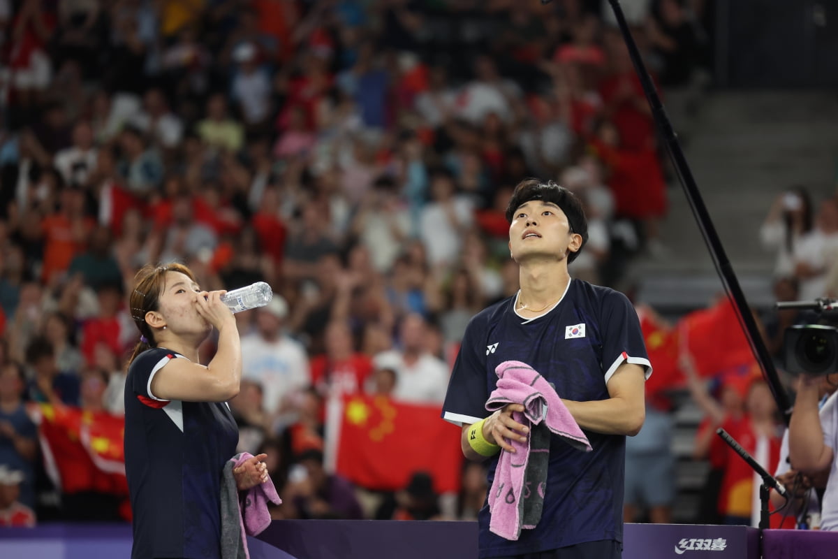 波兰传奇门将杜德克：什琴斯尼的门线技术比特尔施特根更好