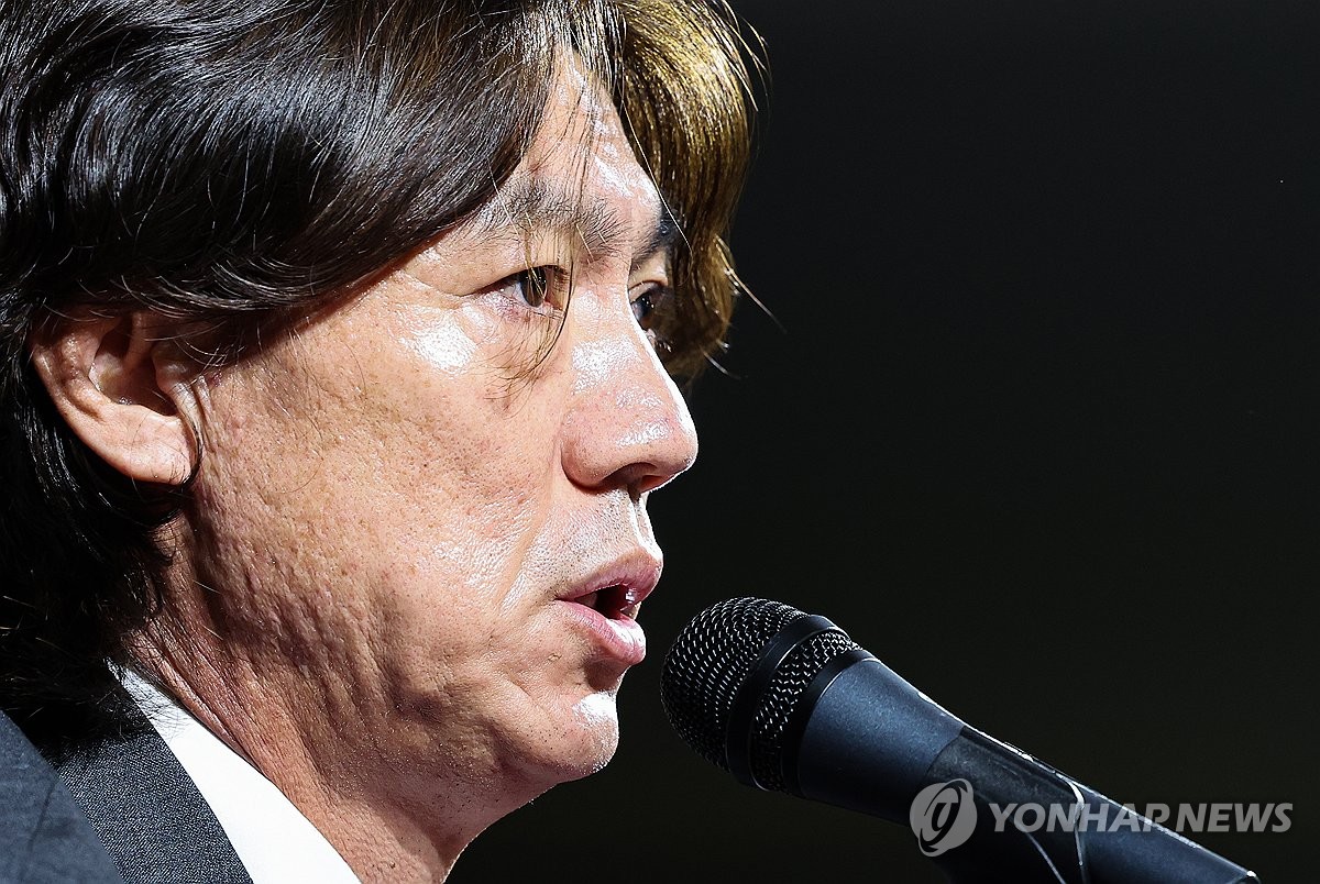 柏林联合vs弗赖堡：郑优营、容诺夫首发，堂安律、金特尔出战