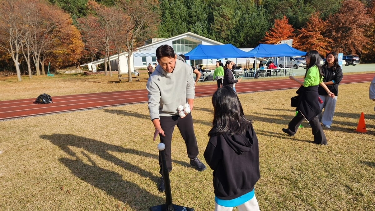 小孔塞桑：之后会和C罗聊加盟尤文的事；愿为尤文效力很久