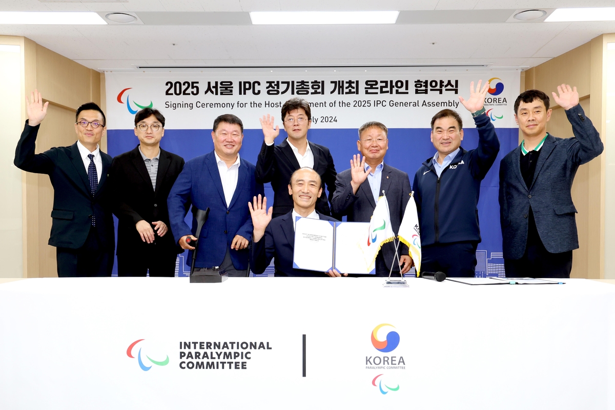奥尔莫：祝贺莱万收获欧冠101球，这是一个了不起的数字
