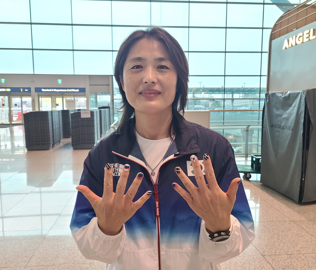⚽英超半场：萨利巴染红 拉亚献神扑 十人阿森纳暂0-0伯恩茅斯