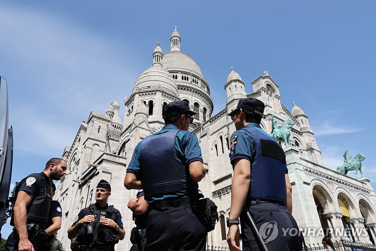 官方：楚阿梅尼因伤退出法国队本期集训，贡多齐入替