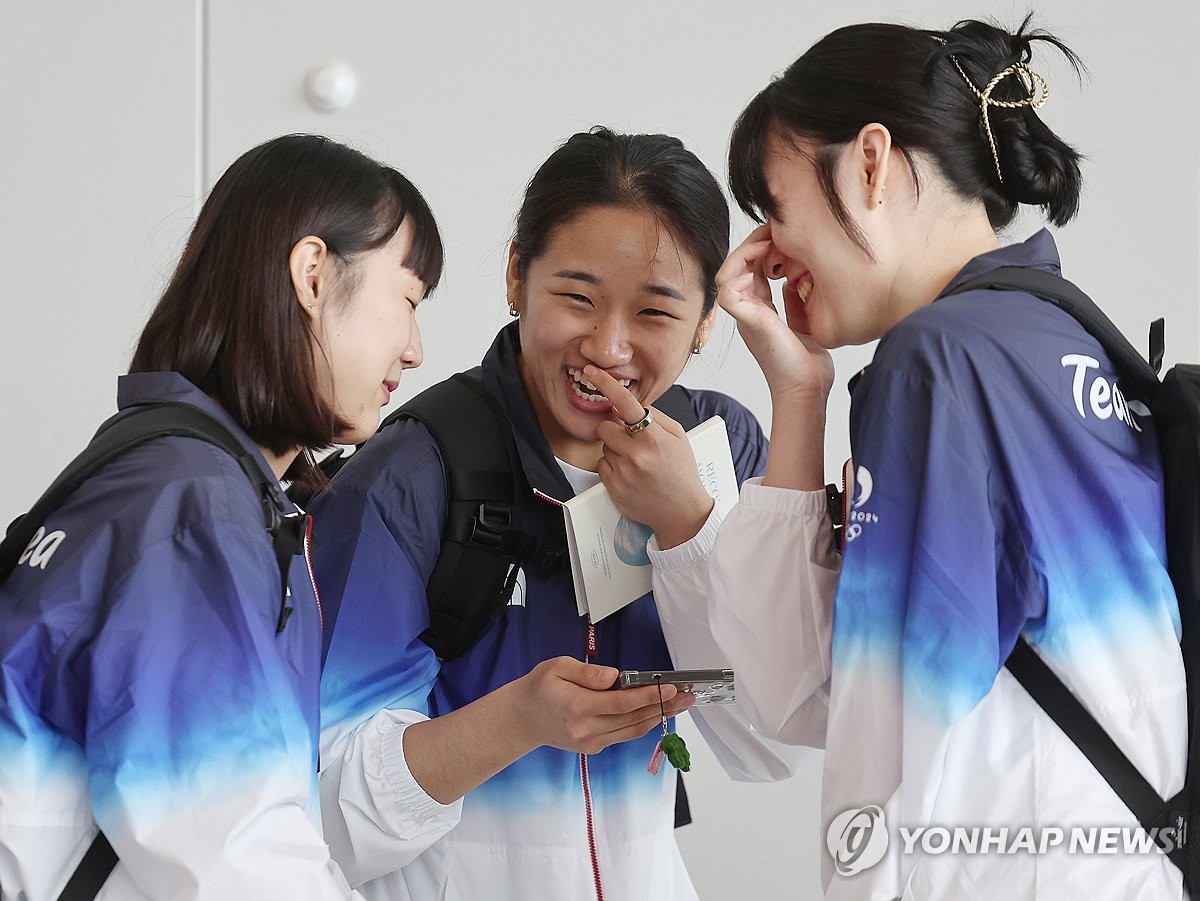 格拉利什对阵芬兰半场29次传球全部成功，并打进1球