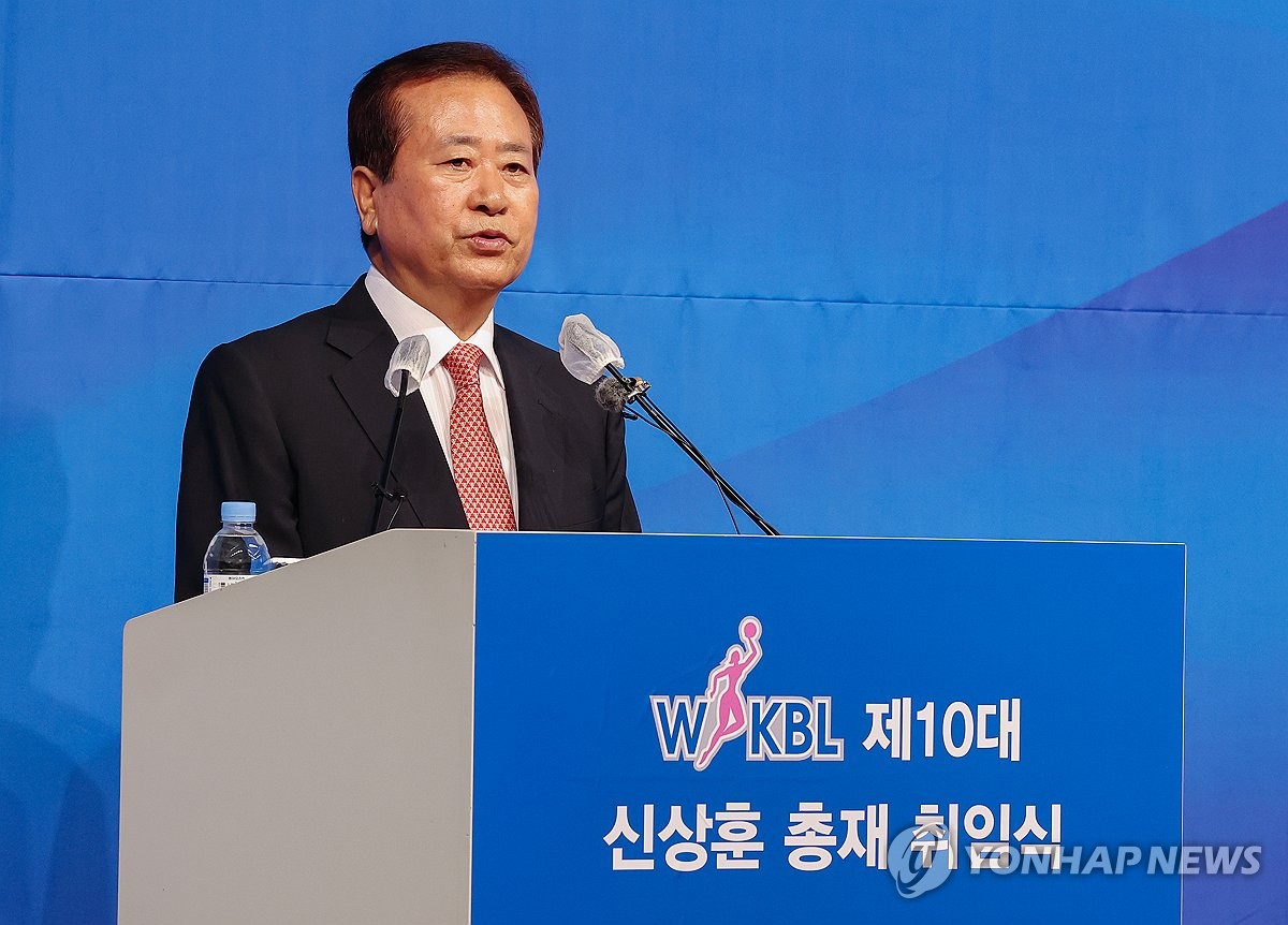 维拉外租小将：苏亚雷斯和梅西为人很棒，要求合影非常配合