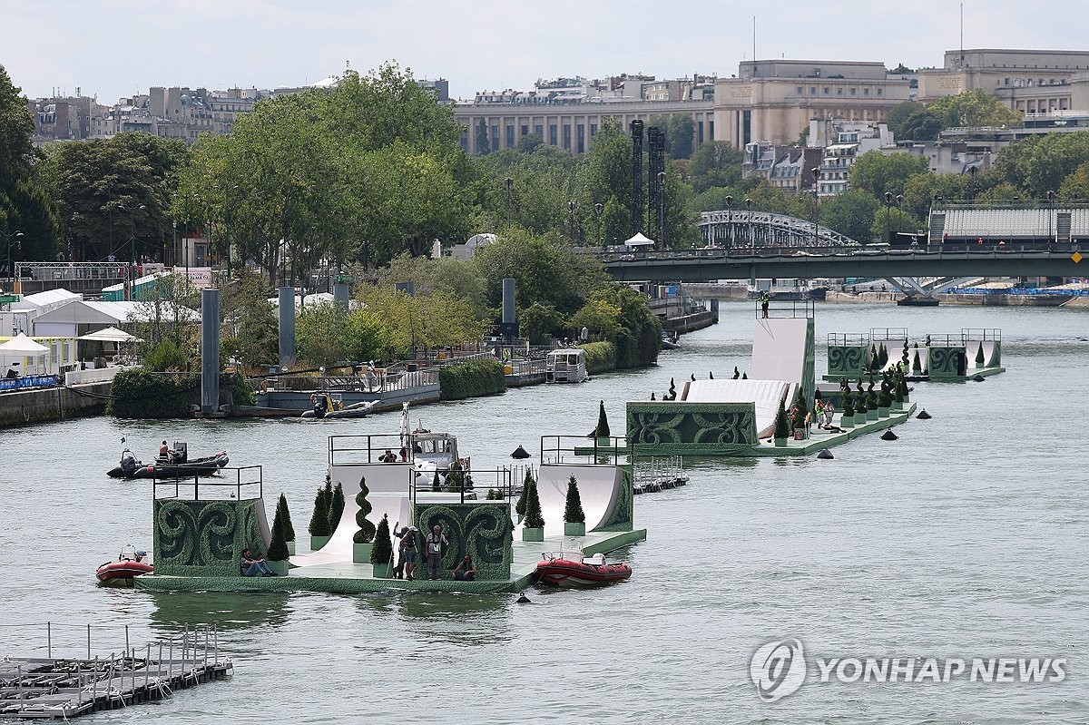 弗里克：库巴西可以出战 尊重前任哈维的工作成果