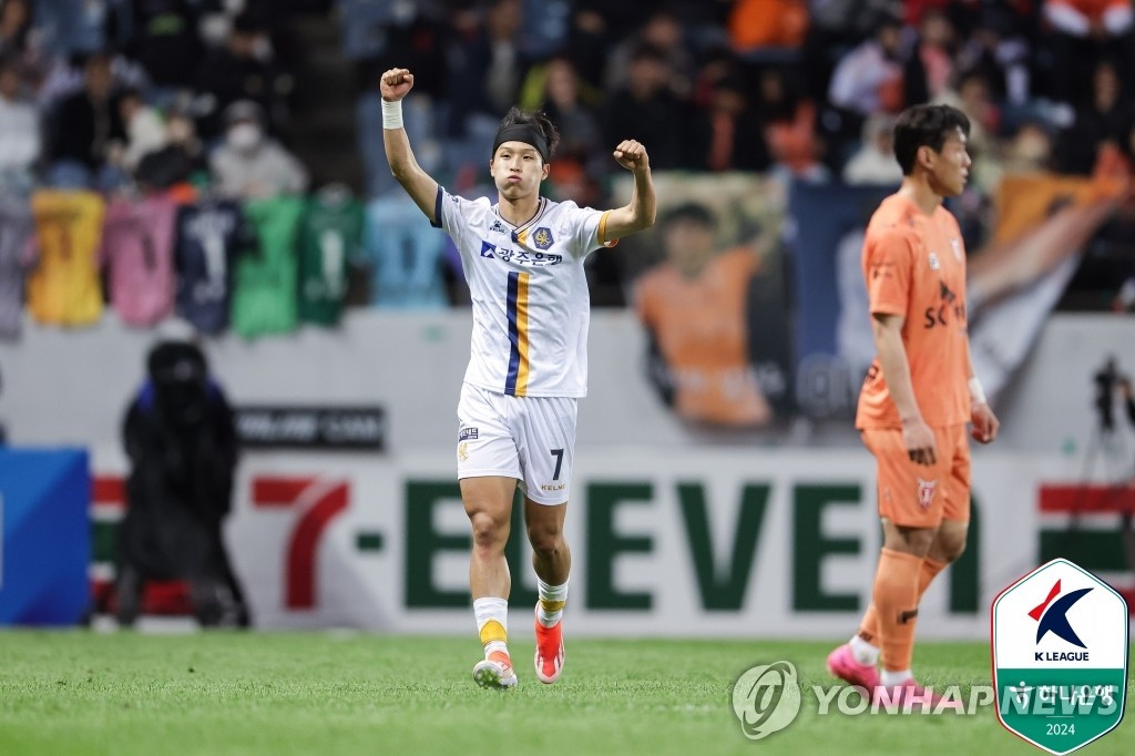 杜兰特准备明年和太阳续签两年1.238亿合同