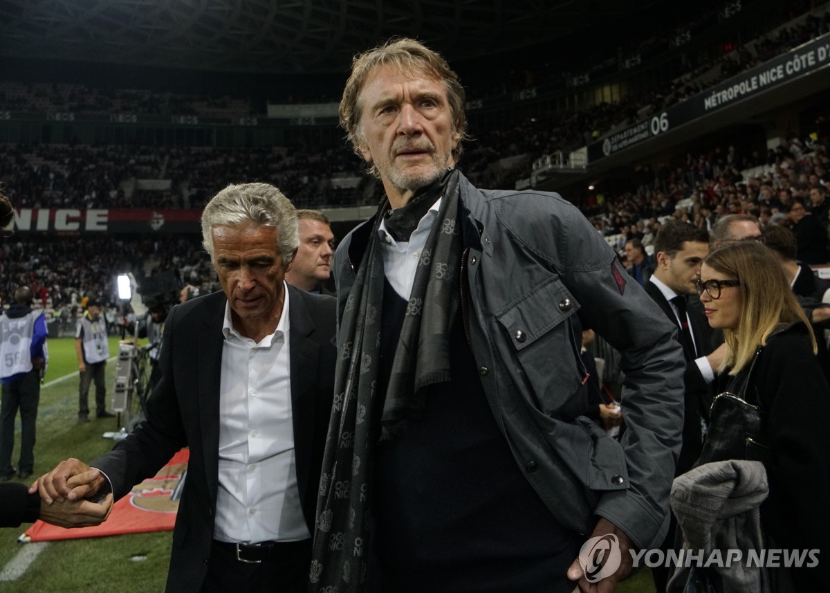 ⚽日职联半场：帕西恩西亚处子球 松本泰志建功 广岛三箭暂作客2-1领先鹿岛鹿角