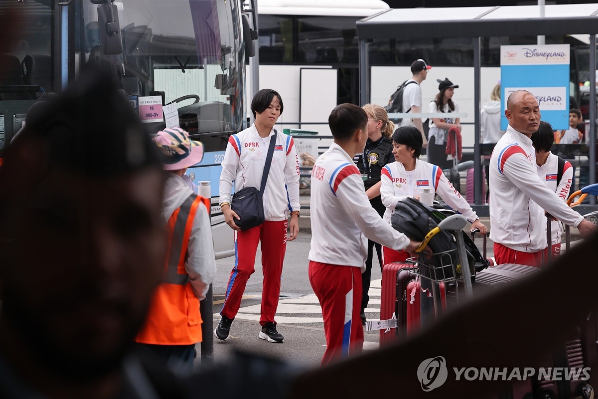 马卡：皇马不理会外界对姆巴佩的质疑，并对他充满信任和耐心